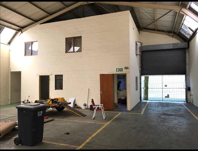 305M² FACTORY FOR SALE IN PAROW CENTRAL